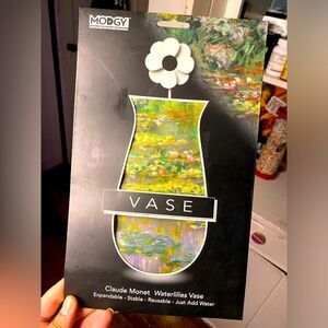 NIP Unique reuseable paper flower vase Claude Monet "Waterlillies"